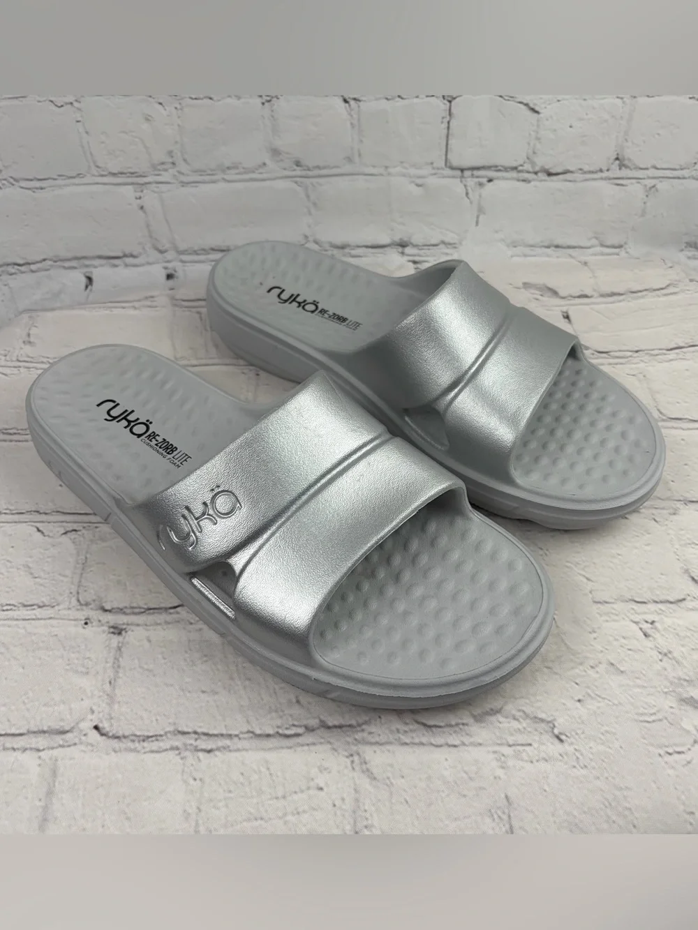 Ryka Re-Zorb Lite Recovery Slide Sandals Silver Metallic Comfort Shoes Size 7